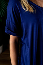 DARIA V NECK TEE NAVY-
