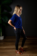 DARIA V NECK TEE NAVY-
