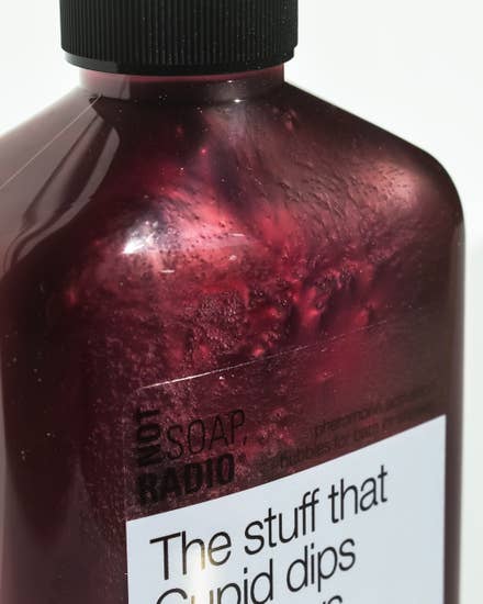 SHIMMERY BLACKBERRY VANILLA SHOWER GEL