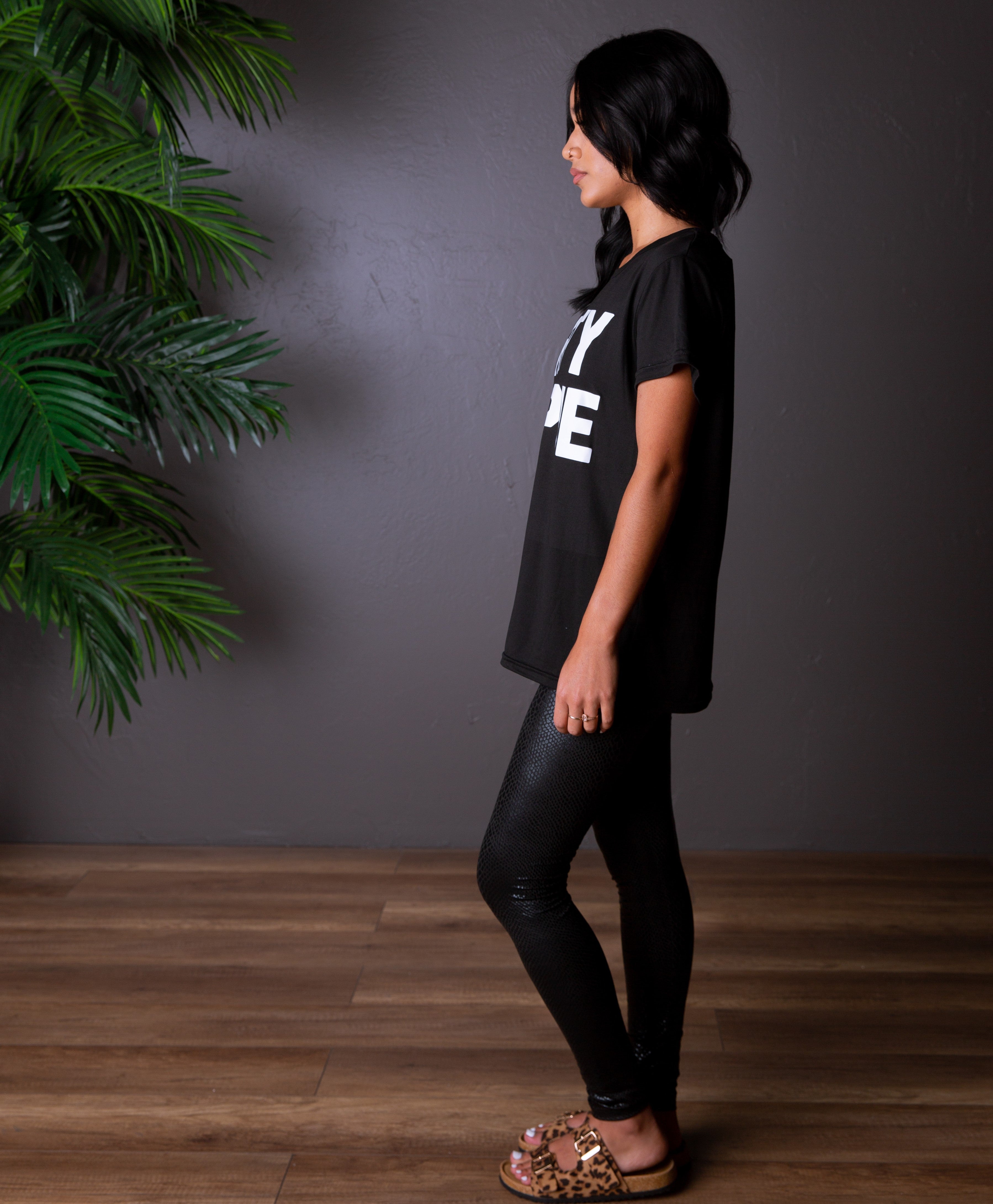 DIRTY HIPPIE TEE BLACK