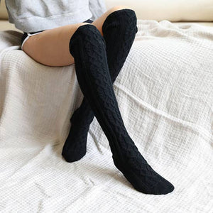 KNEE HIGH CABLE SOCKS BLACK