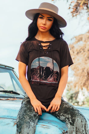 VINTAGE LACE UP GRAPHIC TEE