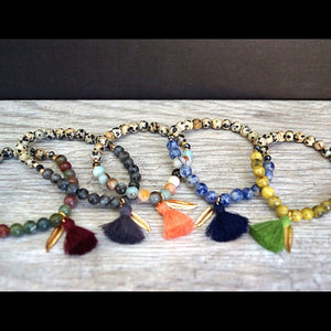 TASSEL GEMSTONE BRACLETS