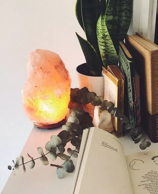 NATURAL HIMALAYAN SALT LAMPS